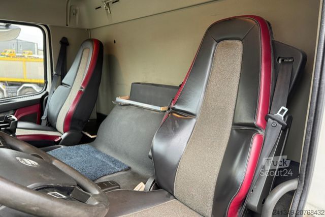 Autocarro ribaltabile VOLVO FMX-540 10x4 Moser 2S