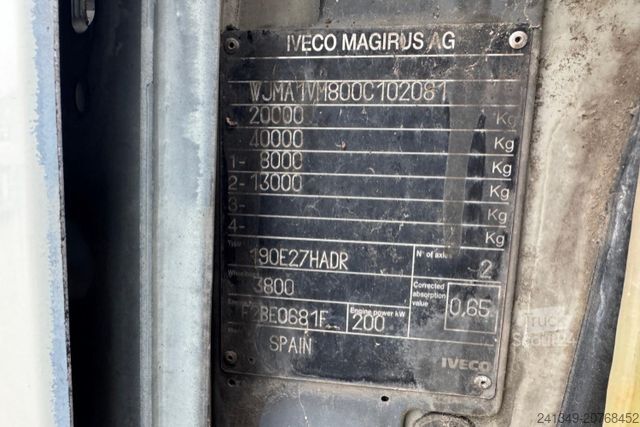 Autocarro ribaltabile IVECO 270 4x2 Kipper