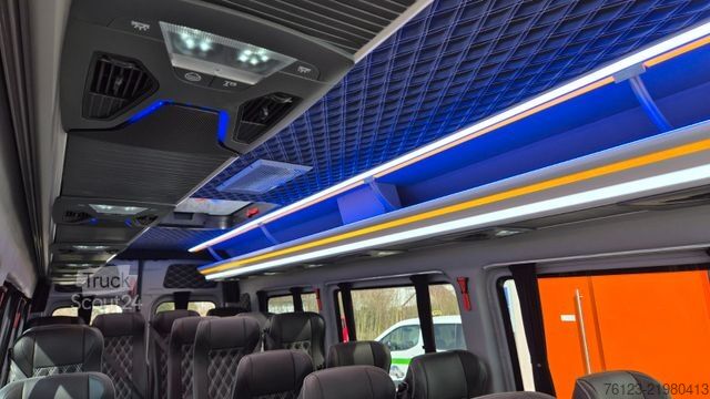 Mikroautobusas MERCEDES-BENZ 519  Allrad 4 x 4 Lagerfahrzeug Stock 20 Sitzer