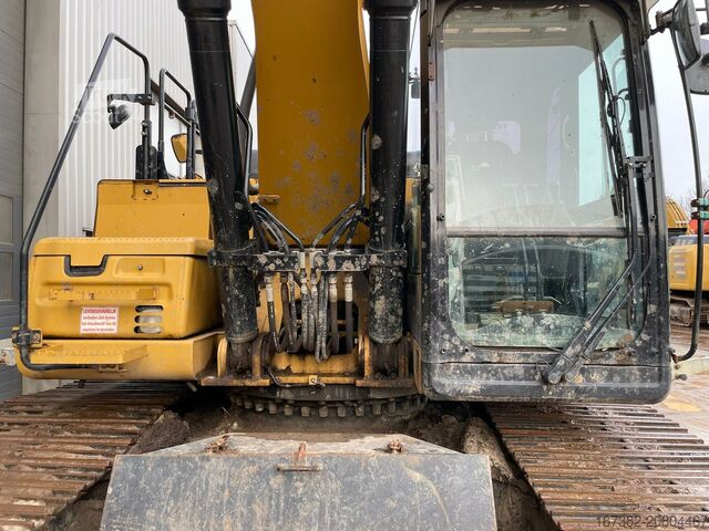Caterpillar 330FL