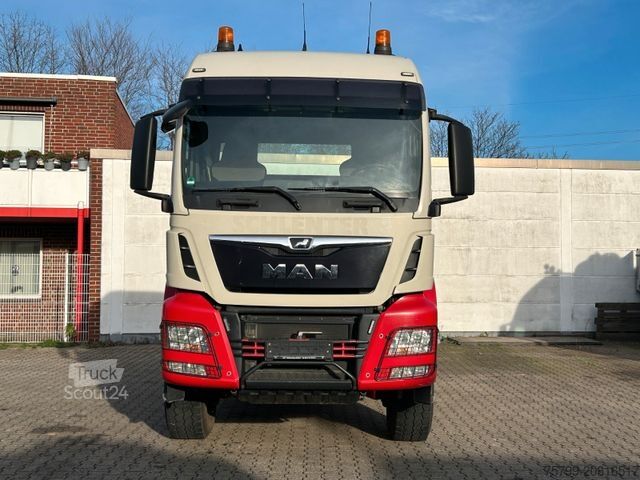Standardowy ciągnik siodłowy MAN 33.500 TGS SZM ALLRAD 6x6