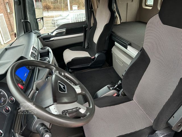 Standardowy ciągnik siodłowy MAN 33.500 TGS SZM ALLRAD 6x6