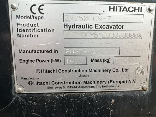 Escavadora de rastos Hitachi ZX250 LCN-7 with Oilquick OQ-80