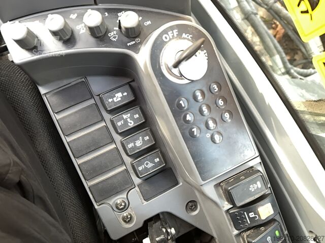 Escavadora de rastos Hitachi ZX250 LCN-7 with Oilquick OQ-80