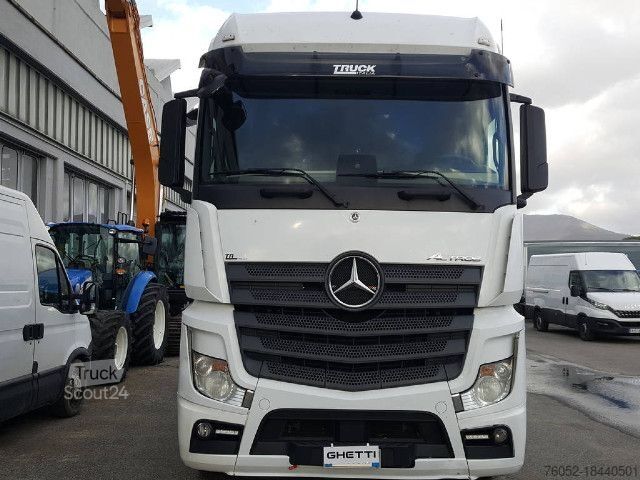 Τυπική μονάδα τράκτορα Mercedes-Benz Actros 1853