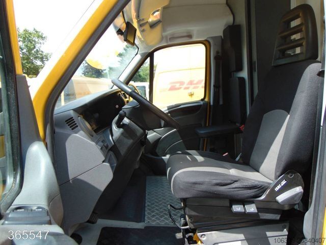 Box van IVECO DAILY 50 C 15 Postkoffer REGALSYSTEM KAMERA