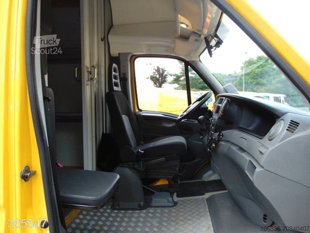 Box van IVECO DAILY 50 C 15 Postkoffer REGALSYSTEM KAMERA