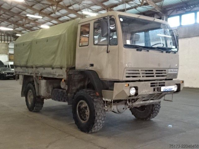 Tenteli düz yataklı kamyon STEYR 12 M18/4x4 Pritsche Plane