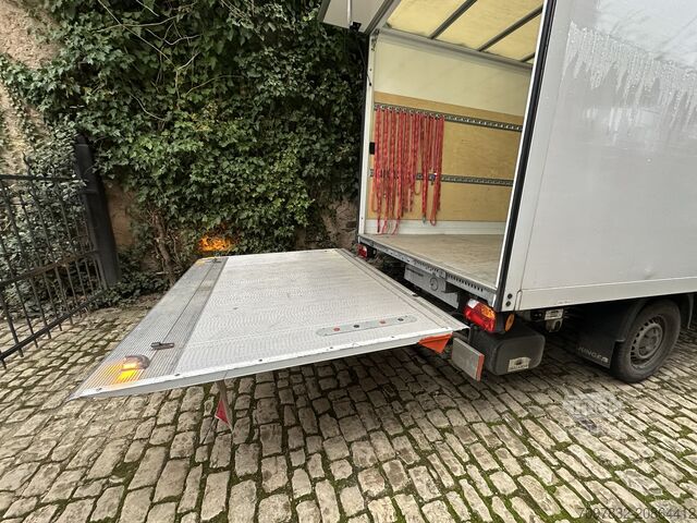 Fourgon tôlé Mercedes-Benz Sprinter 317