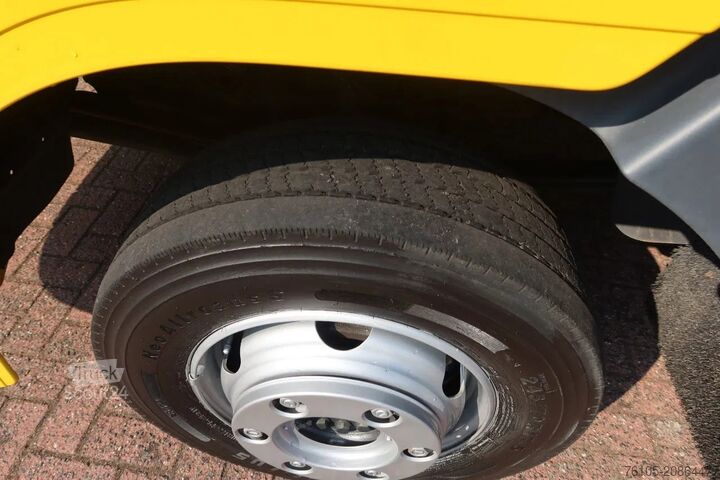 Recovery vehicle Mercedes-Benz Atego 1221 L Takelwagen 6 persoons