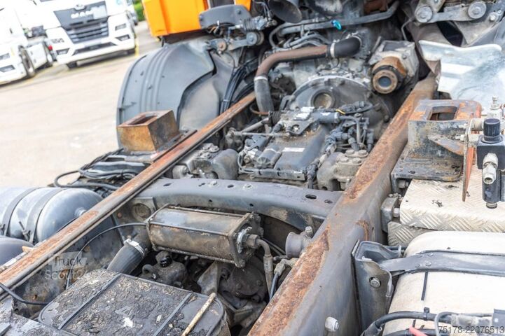 Fahrgestell mit Fahrerhaus SCANIA SCANIA 124G420-6x4