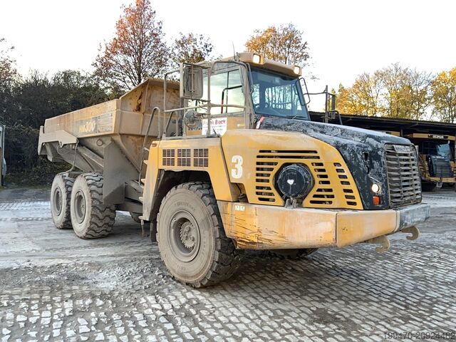 Nivelkippiauto Komatsu HM300-3