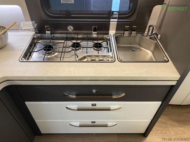 Lakókocsi HOBBY Excellent 560 CFe Modell 2026