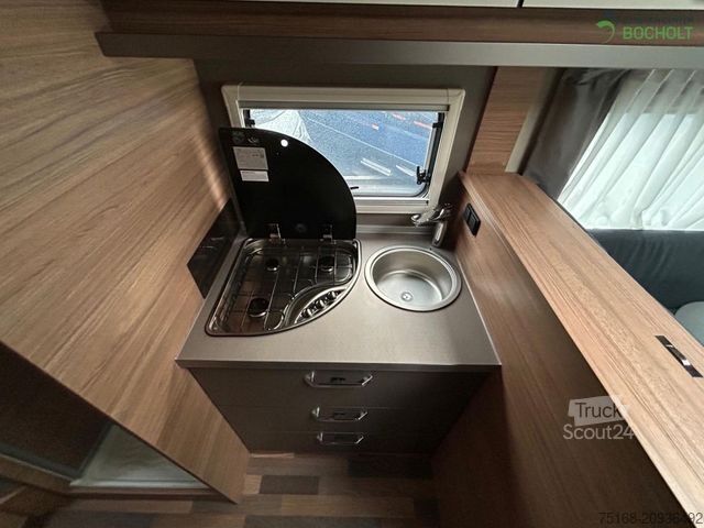 Integrated camper WEINSBERG CaraCore 700 MEG