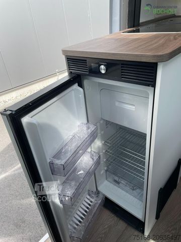 Lakóautó HOBBY Vantana De Luxe K65 ET Bettumbau Sitzgruppe