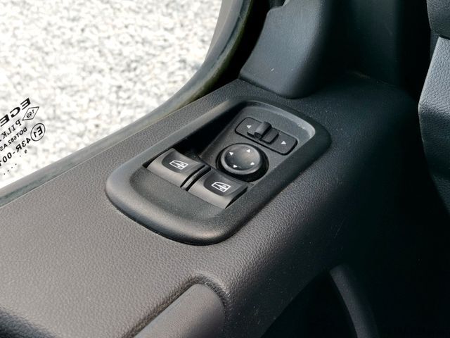 Pick-up furgon RENAULT Master 180/2.3 PRITSCHE 4,1M/ KLIMA/ 58520km