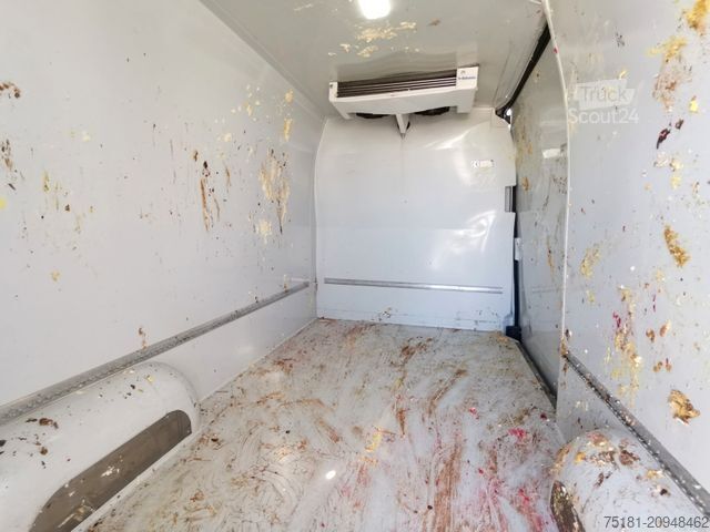 Рефрижераторний фургон RENAULT Master 165 L3H2/KÜHLKASTEN/ UNFALL!/KEIN MOTOR!