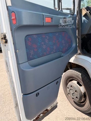 High top van MERCEDES-BENZ Vario Hochdach Kasten 614 D, OM 904 LA