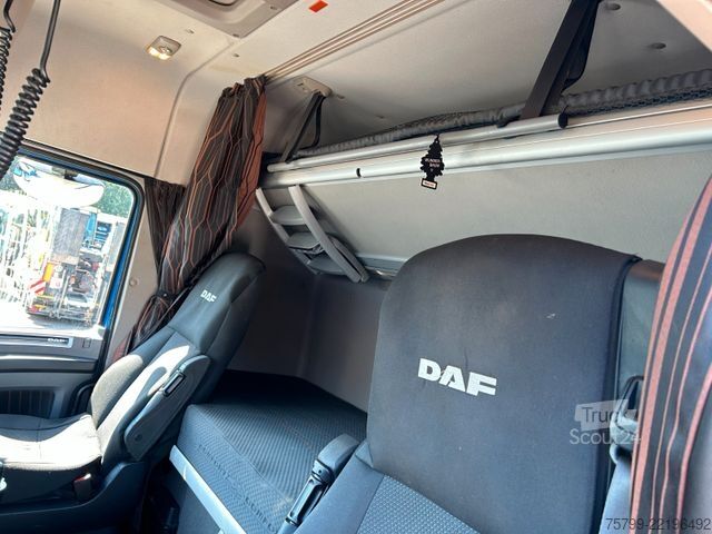 Tovornjak za prevoz hlodovine DAF XF 530 Plattform Kesla Kran Typ 2112 +Kabine