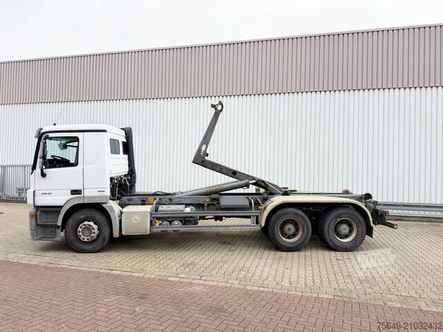 شاحنة قلّابة بذراع تحميل متحرك Mercedes-Benz Actros 2641 6x4 Actros 2641 6x4
