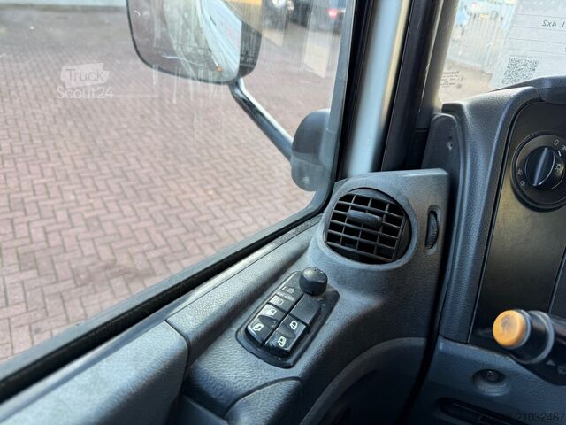 Вантажівка з відкритою платформою Mercedes-Benz Axor 1829 L 4x2 Axor 1829 L 4x2, 6-Sitzer