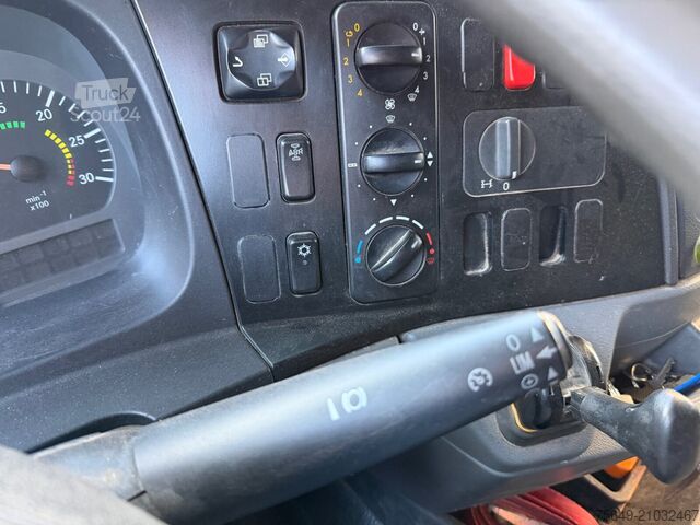 Вантажівка з відкритою платформою Mercedes-Benz Axor 1829 L 4x2 Axor 1829 L 4x2, 6-Sitzer