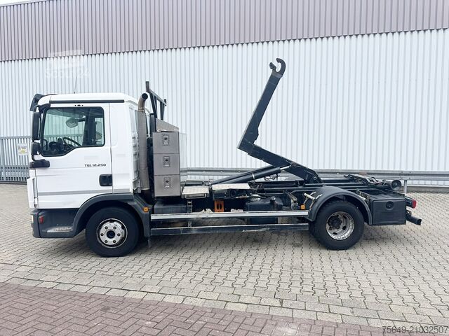 Haakarm vrachtwagen MAN TGL 12.250 4x2 BL TGL 12.250 4x2 BL, Palfinger Abroller P 07-25MPA, 2xAHK-ÖL