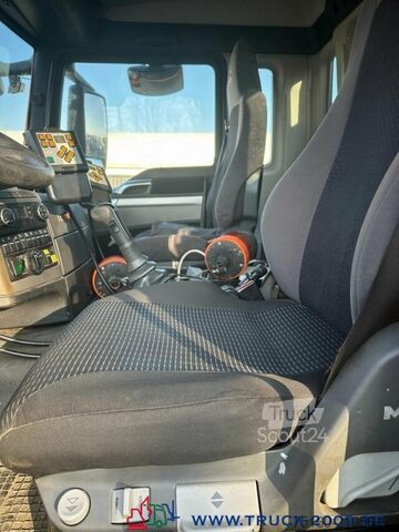 Tresidig tipplastbil MAN TGS 33.400 6x6 Winterdienst Streuer 2x Hydraulik