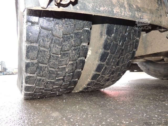 Standaard trekker DAF 106XF 530 Space Cab