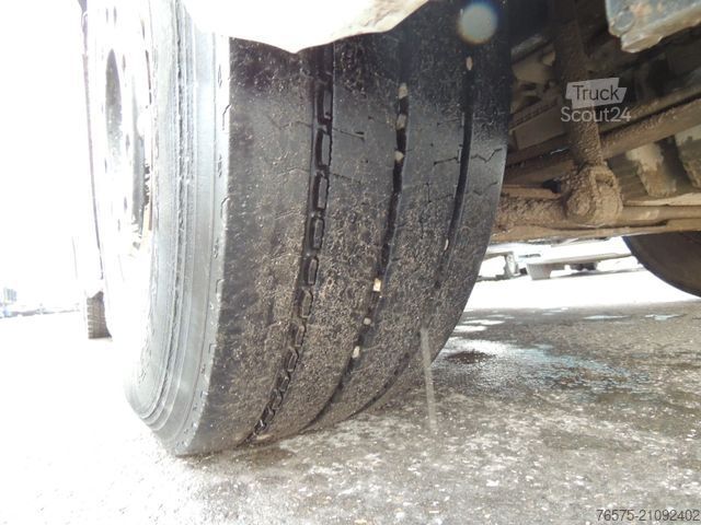 Standaard trekker DAF 106XF 530 Space Cab