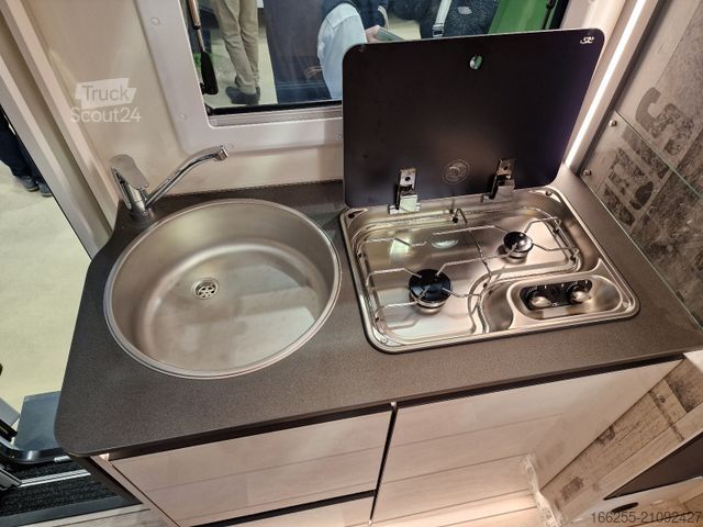 Caravana semiintegrada FORSTER 2026 Coupe 669 EB Automatik, 16" Alu, Driver Ass