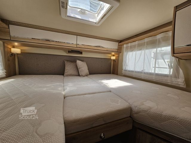 Polointegrovaný karavan EURAMOBIL Profila T 696 EB, Fahrassistenzp., Keramikvers.