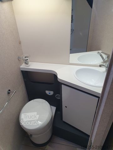 Caravana semiintegrada FORSTER T 745 EB Sondermodell