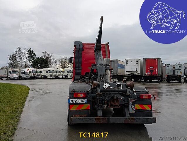 Transport de conteneurs Volvo FH 480