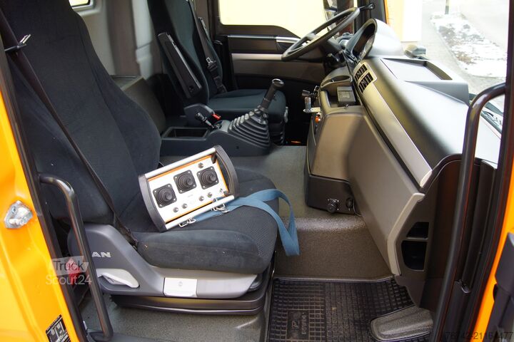 Autocarro ribaltabile MAN TGS 18.320 BL 4x4 / ATLAS 75.2 / MEILLER / Winterdienst