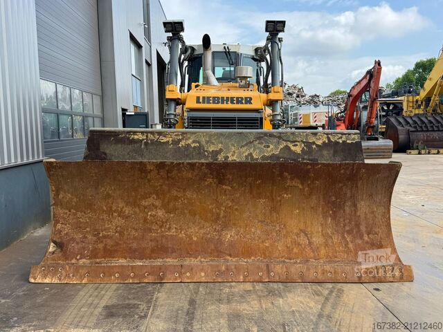 Levelling machine Liebherr PR736 LGP | PAT Blade