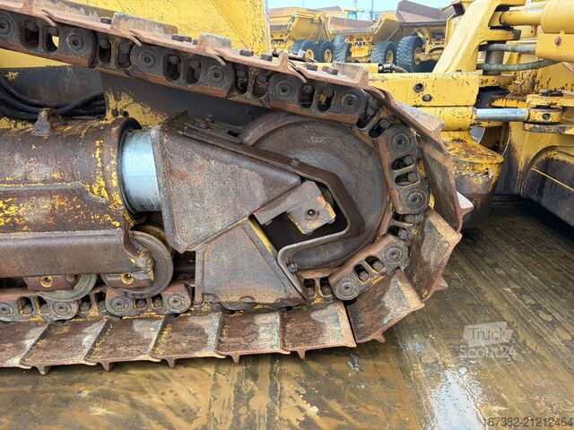 Levelling machine Caterpillar D6N XL