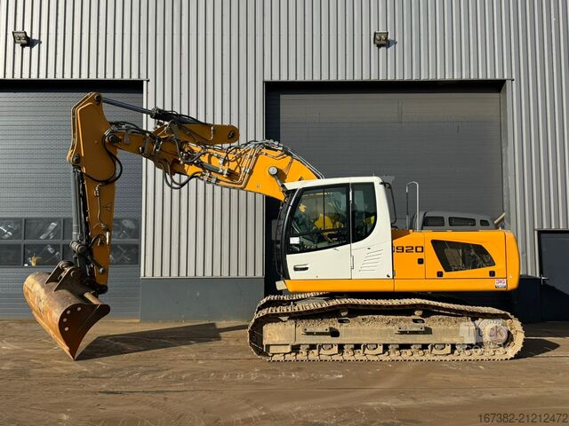 Crawler excavator Liebherr R920LC