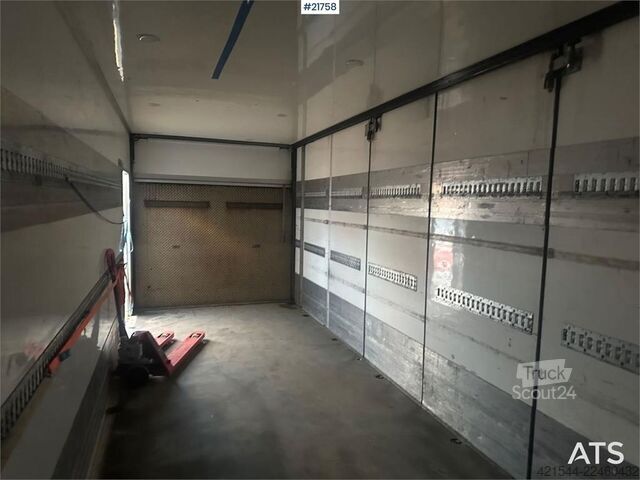 Transporte refrigerado/congelado Volvo FM450 box truck 6x2 w/ full side opening, 2 zone u