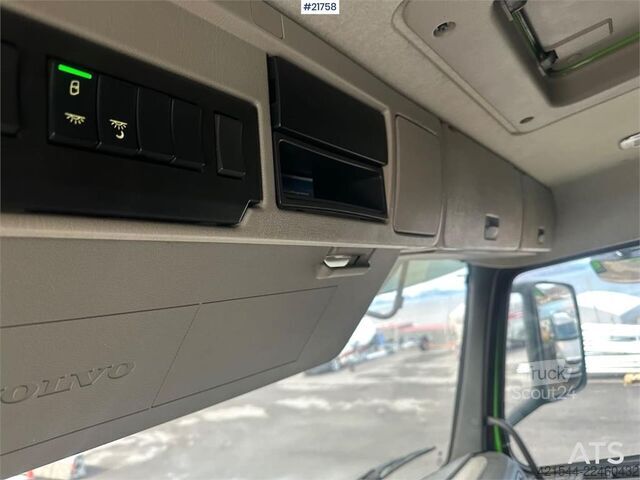 Transporte refrigerado/congelado Volvo FM450 box truck 6x2 w/ full side opening, 2 zone u
