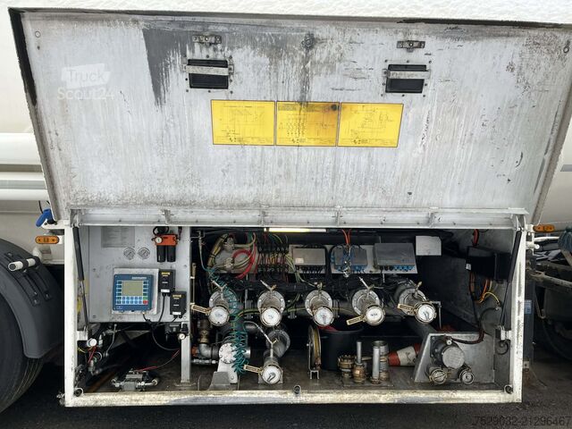 Remorcă cisternă Stokota 3 AXL/E