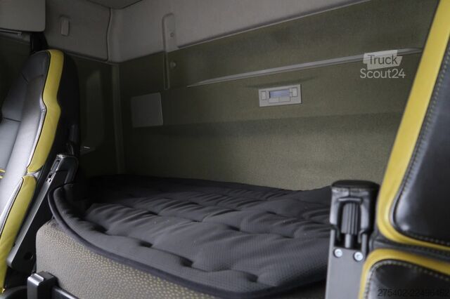 Standard-SZM Volvo FH 16.750 6X4T/ FULL AIR/ RETARDER/ LIFTING AXLE