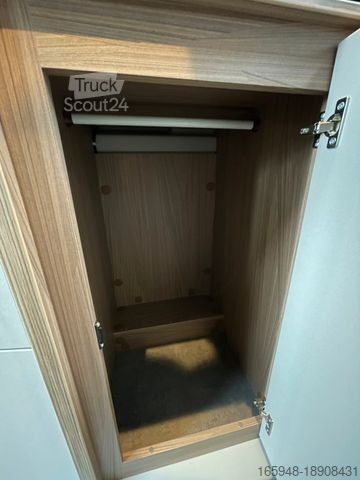 Bobil PÖSSL Roadcruiser*Premium Komfort*LED*Rahmenfenster*