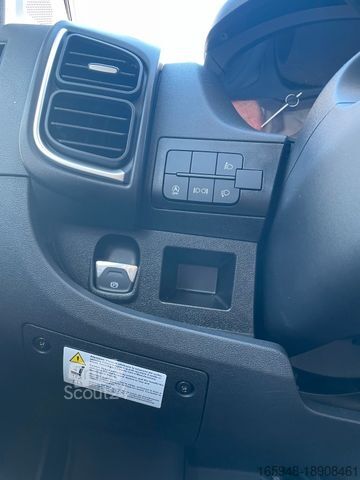 Autorulotă semi-integrată ADRIA Matrix Supreme 670 SL*Safey+Style*Leder*Mj.2025*