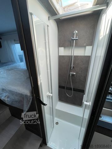 Autorulotă semi-integrată ADRIA Matrix Supreme 670 SL*Safey+Style*Leder*Mj.2025*