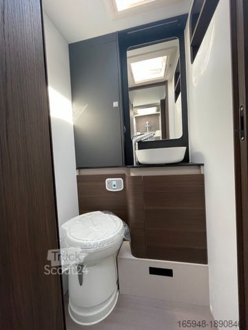 Autorulotă semi-integrată ADRIA Matrix Supreme 670 SL*Safey+Style*Leder*Mj.2025*