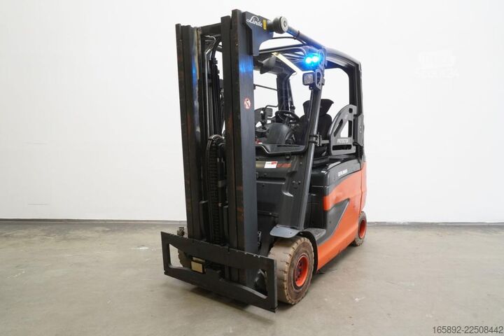 навантажувач Linde E 25/600 HL 387