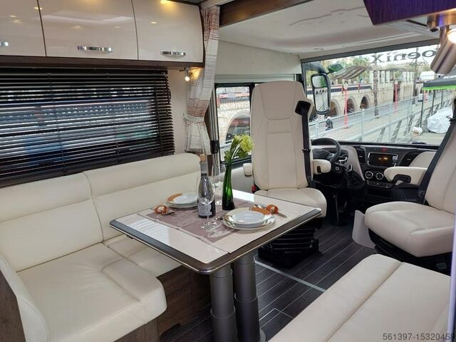 ЦІЛІСНИЙ БУДИНОК НА КОЛЕСАХ Phoenix MAXI LINER 8900 BM-MB