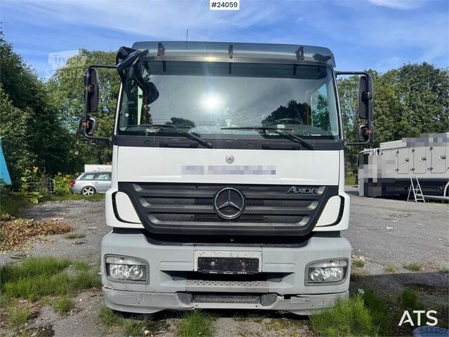 Чемодан Mercedes-Benz Axor Fish Truck (Box Truck)