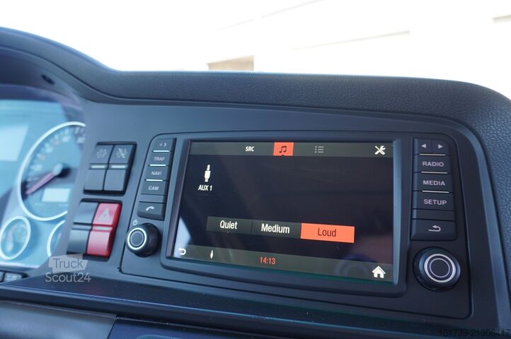 Traktoriaus vienetas MAN TGX 33.640 6x4 tractor unit / GVM 70 t